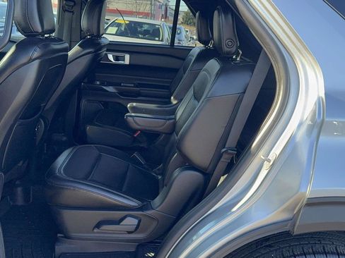 Used 2020 Ford Explorer XLT w/ Equipment Group 202A image 14