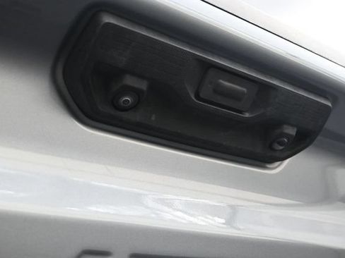Used 2023 Chevrolet Silverado 1500 LT AWD/4WD image 2