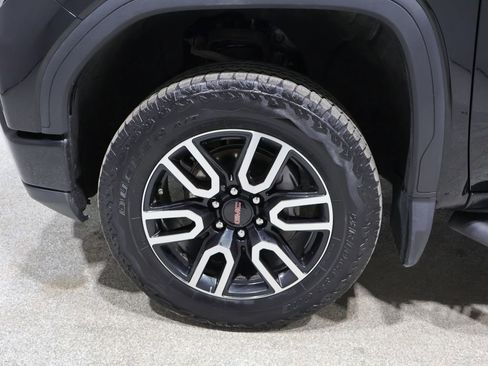 Used 2025 GMC Sierra 1500 AT4 w/ AT4 Premium Package AWD/4WD image 8