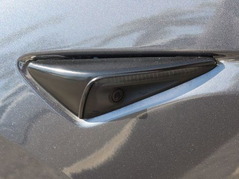 Used 2023 Tesla Model Y Long Range image 45