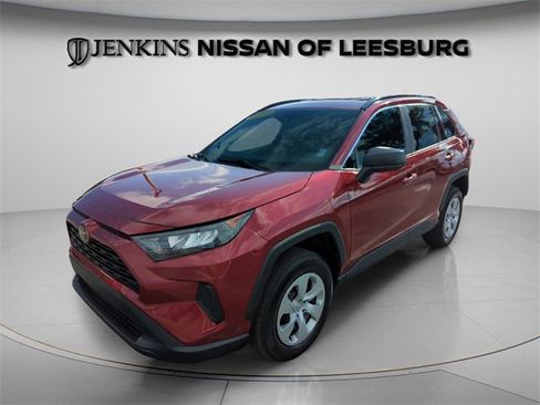 Used 2019 Toyota RAV4 LE image 3