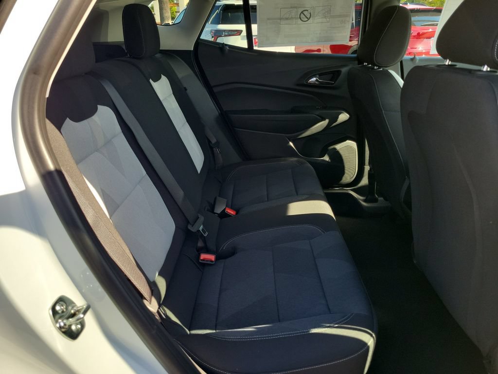 New 2026 Chevrolet Trax LS w/ LS Convenience Package FWD image 17