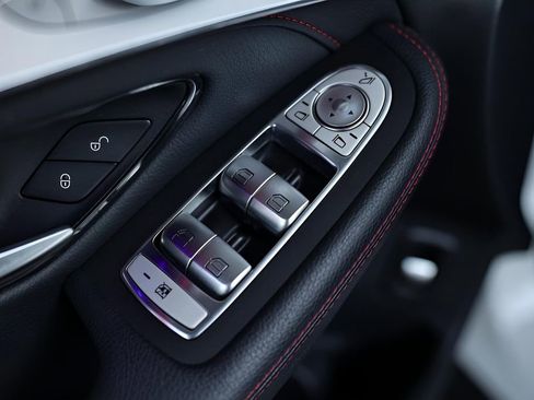 Used 2022 Mercedes-Benz GLC 43 AMG 4MATIC image 32