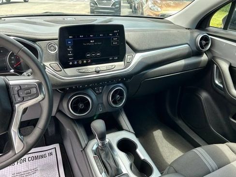 Used 2025 Chevrolet Blazer LT FWD image 20