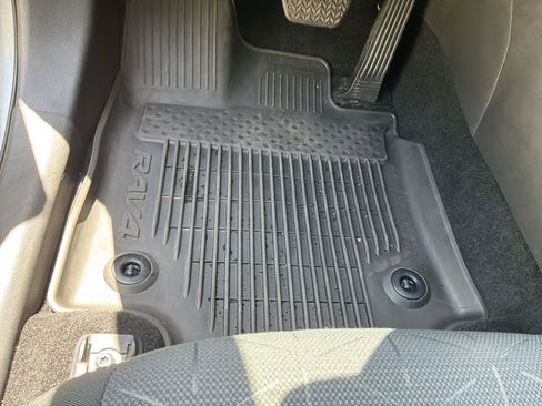 Used 2025 Toyota RAV4 XLE w/ Convenience Package image 17