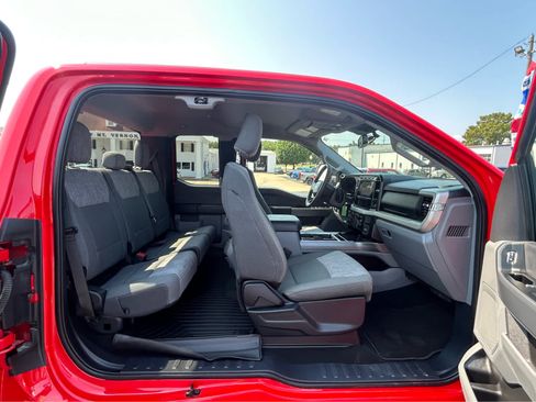 Used 2023 Ford F350 XLT w/ Snow Plow/Camper Package AWD/4WD image 8