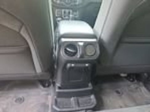 Used 2024 Jeep Wrangler Unlimited AWD/4WD image 13