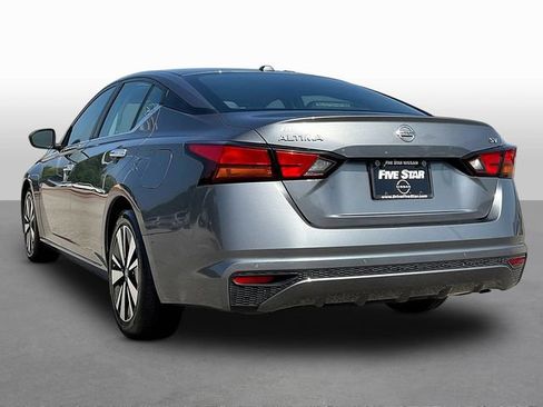 Used 2022 Nissan Altima 2.5 SV FWD image 5