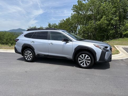 Certified 2025 Subaru Outback Premium w/ Popular Package #1A AWD/4WD image 7