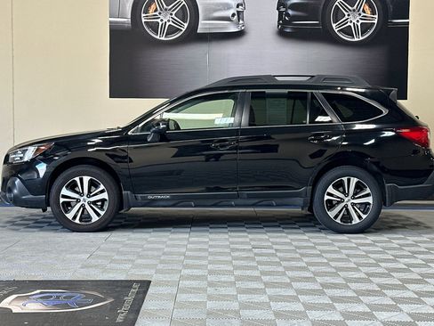 Used 2018 Subaru Outback 3.6R Limited AWD/4WD image 7