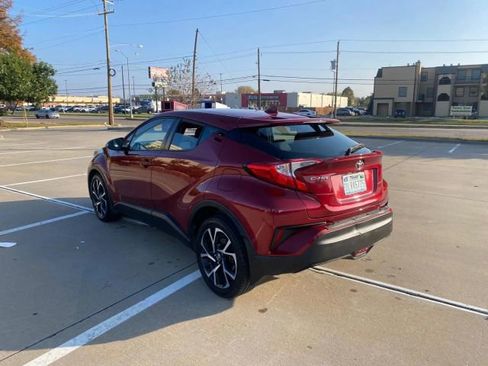 Used 2018 Toyota C-HR image 8
