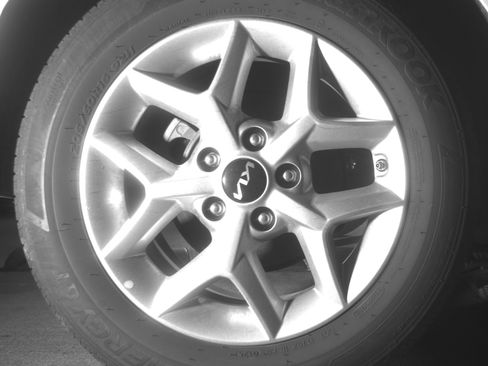 Used 2025 Kia Soul LX w/ LX Technology Package FWD image 13