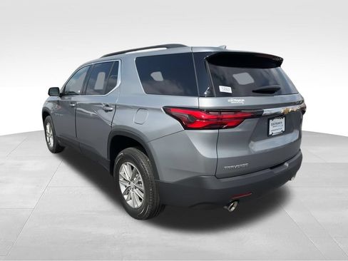 Used 2023 Chevrolet Traverse LT FWD image 5