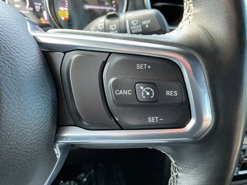 Used 2022 Jeep Wrangler Unlimited Sahara w/ Cold Weather Group image 18