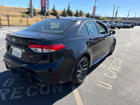Used 2025 Toyota Corolla SE w/ Convenience Package FWD image 4