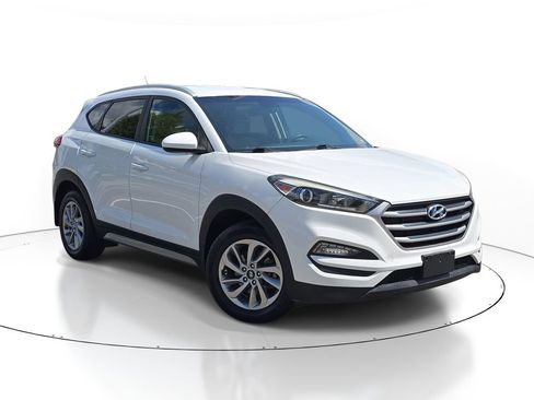 Used 2017 Hyundai Tucson SE w/ SE Popular Package 02 AWD/4WD image 1