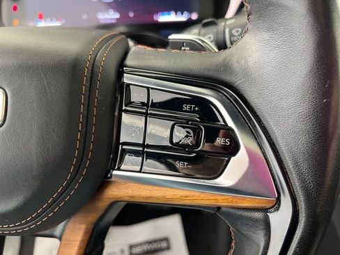 Used 2023 Jeep Grand Cherokee L Summit image 22