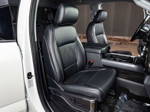 Used 2024 Ford F350 Lariat w/ Chrome Package image 31