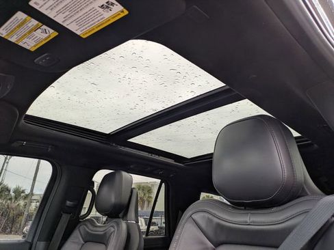 Used 2024 Lincoln Navigator Reserve AWD/4WD image 18