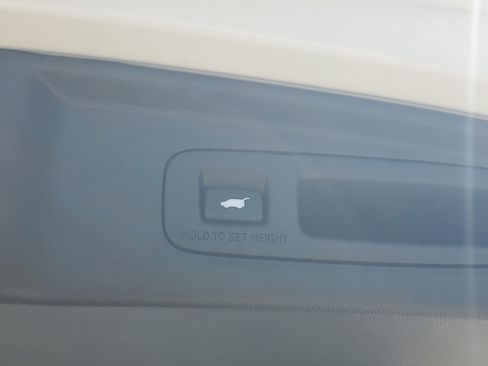 Used 2023 Honda CR-V EX-L image 10