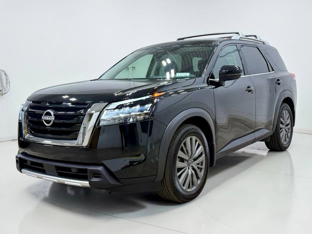 Used 2023 Nissan Pathfinder SL w/ SL Premium Package AWD/4WD image 8