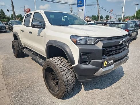 Used 2026 Chevrolet Colorado Trail Boss AWD/4WD image 3