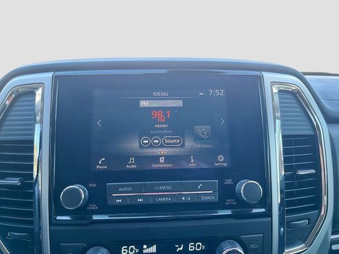 Used 2024 Nissan Titan SV w/ SV Convenience Package RWD image 14
