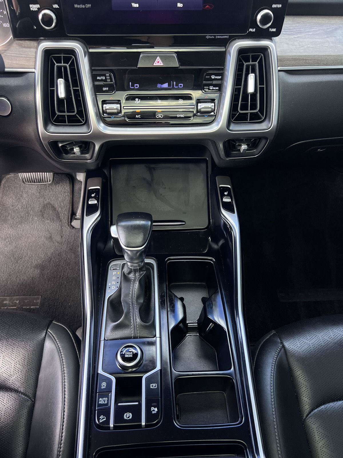 Used 2022 Kia Sorento EX w/ Panoramic Sunroof Package FWD image 7