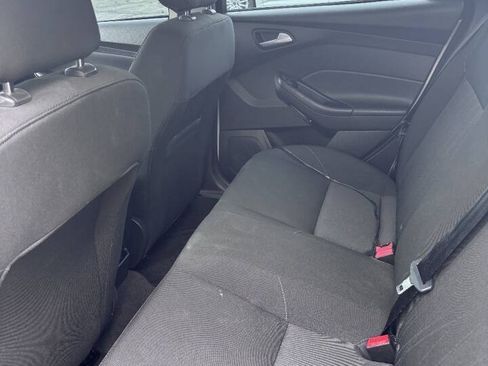 Used 2018 Ford Focus SE FWD image 7