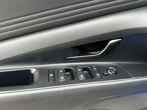 Certified 2025 Hyundai Elantra Sport w/ Cargo Package image 11