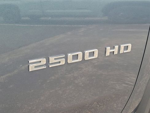 Used 2020 Chevrolet Silverado 2500 Custom w/ Custom Value Package image 7