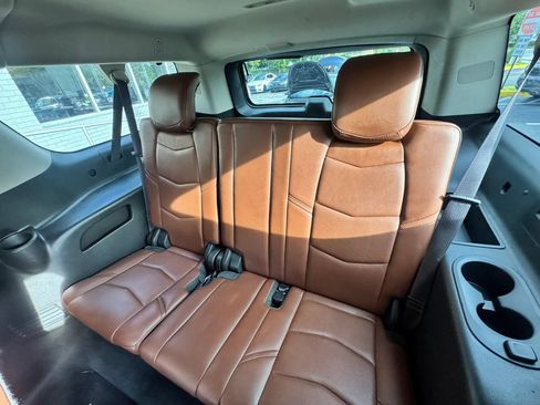 Used 2017 Cadillac Escalade ESV Premium Luxury AWD/4WD image 22