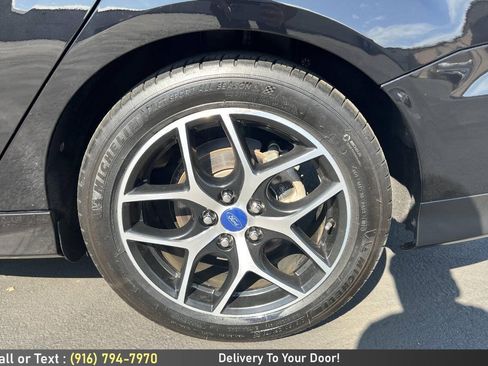 Used 2016 Ford Focus SE w/ SE Sport Package FWD image 10