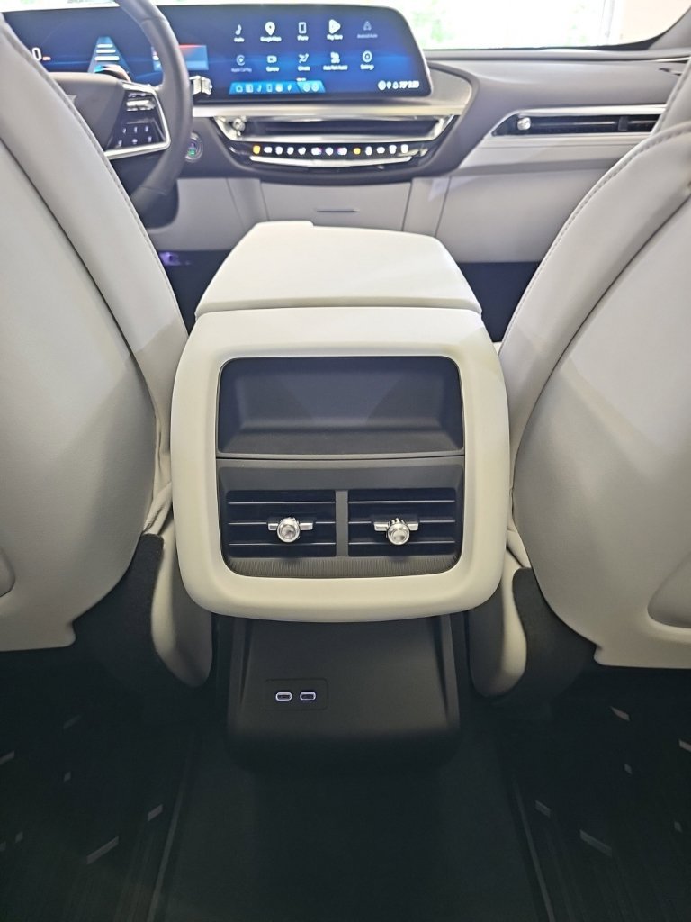 Certified 2024 Cadillac Lyriq Sport AWD/4WD image 22