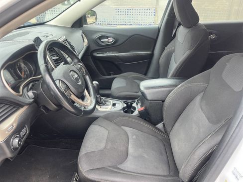 Used 2015 Jeep Cherokee Latitude FWD image 11