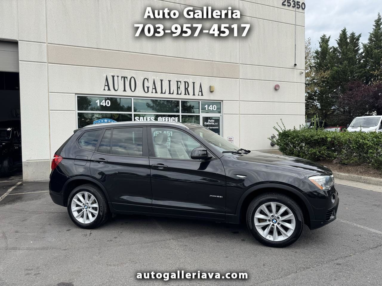 Used 2017 BMW X3 xDrive28i AWD/4WD image 1