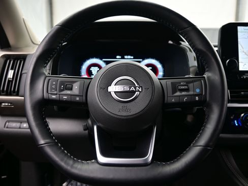 Used 2025 Nissan Pathfinder Platinum w/ Cargo Package image 26