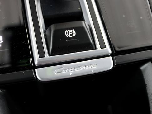 Used 2023 Porsche Cayenne AWD/4WD image 29