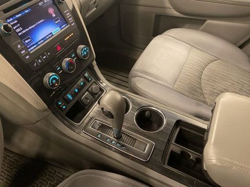 Used 2017 Chevrolet Traverse LT image 13