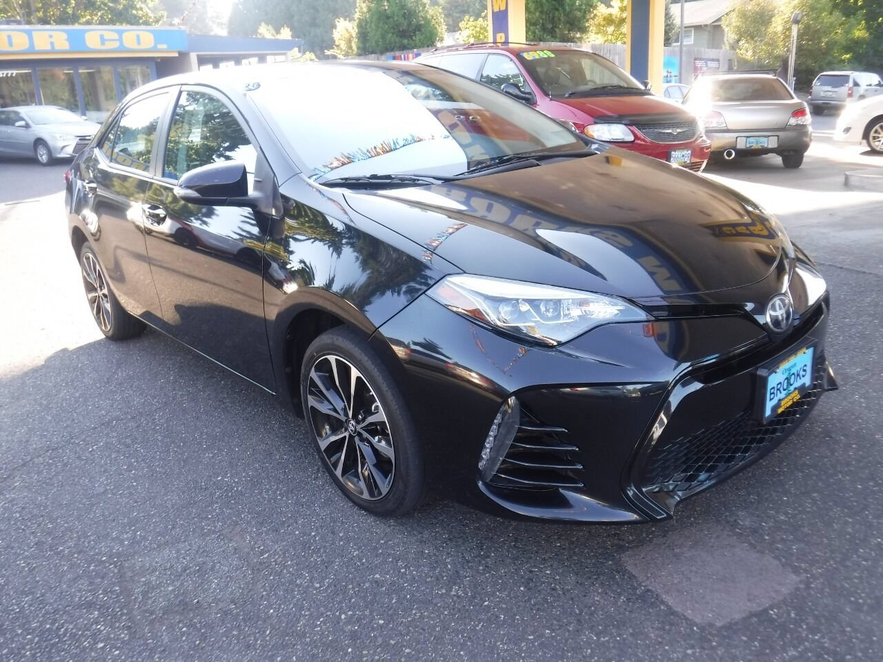 Used 2017 Toyota Corolla SE FWD image 1