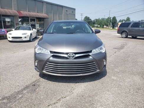 Used 2017 Toyota Camry LE image 3
