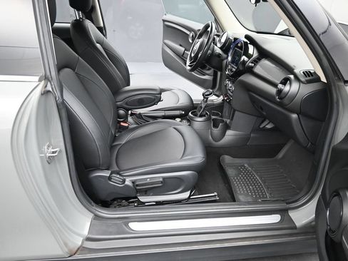 Used 2019 MINI Cooper 2-Door Hardtop FWD image 21