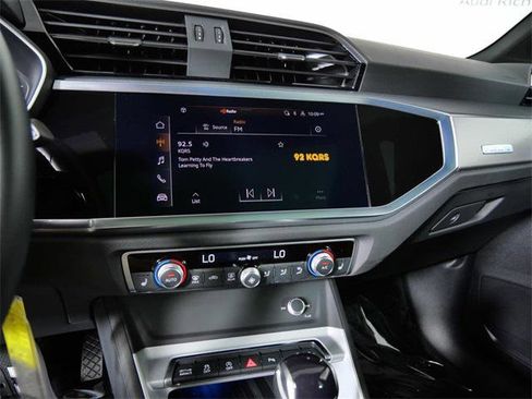 Certified 2022 Audi Q3 2.0T Premium Plus w/ Premium Plus Package image 18