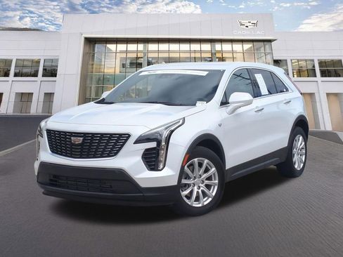 Certified 2023 Cadillac XT4 Luxury w/ Cold Weather Package image 1