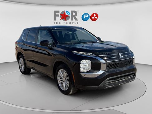 Used 2023 Mitsubishi Outlander ES image 7