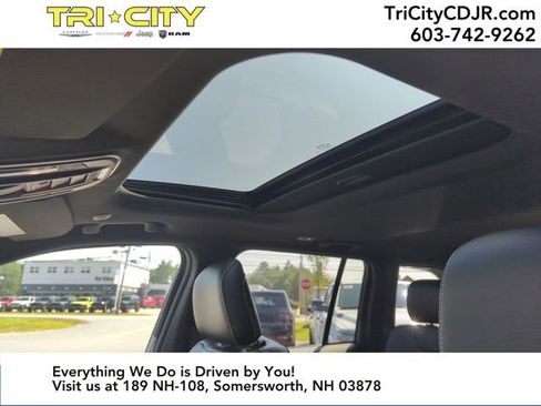 New 2025 Jeep Grand Cherokee Altitude image 31