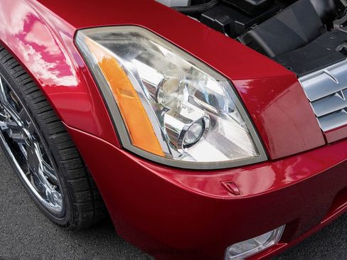 Used 2005 Cadillac XLR RWD image 26