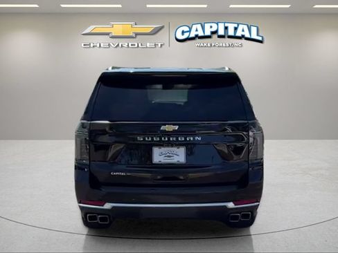 Used 2025 Chevrolet Suburban High Country AWD/4WD image 5