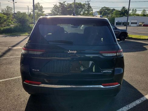 Used 2023 Jeep Grand Cherokee Limited AWD/4WD image 5