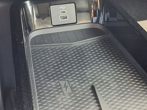 Used 2025 Ford Mustang Mach-E Select image 9